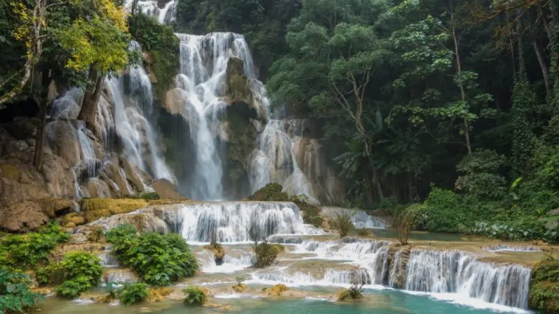 Discover the Mesmerizing Beauty of Kuang Si Waterfall: Reasons to Visit, Location and Route, Best Time to Visit, and Must-See Sights