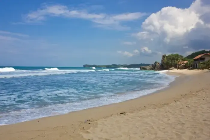 Sepanjang Beach, the Perfect Tourist Destination for Family Vacations in Gunung Kidul
