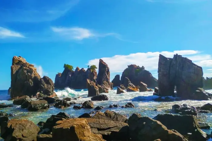 Shark Tooth Beach, a beautiful beach with an Instagrammable panorama in Lampung